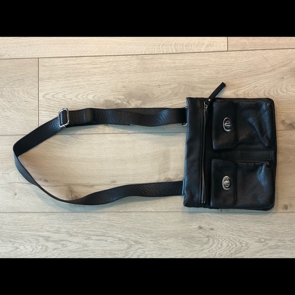 Danier Leather CrossBody purse - Picture 1 of 1